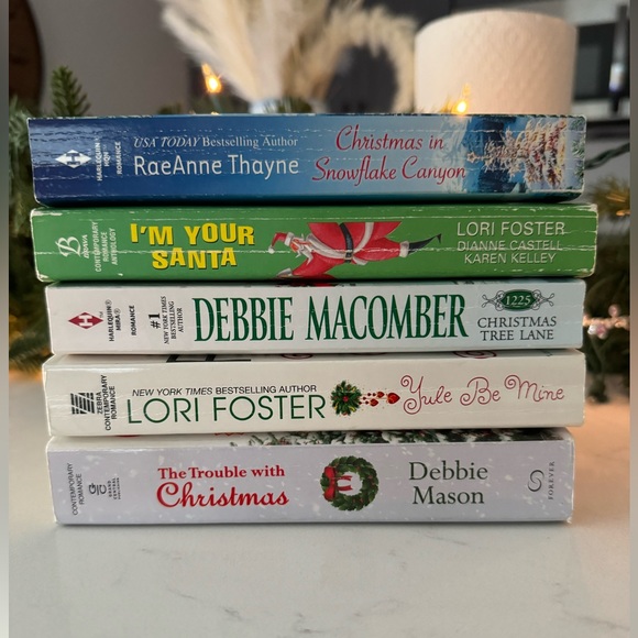 Christmas book bundle - Picture 1 of 1
